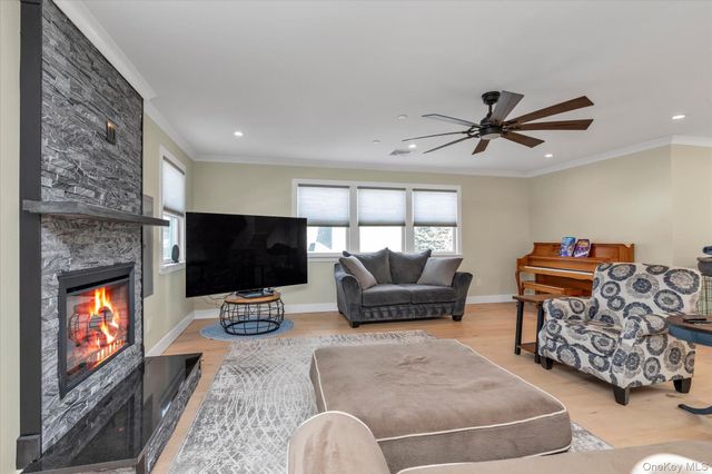 3894 Sands Lane, Seaford, NY 11783