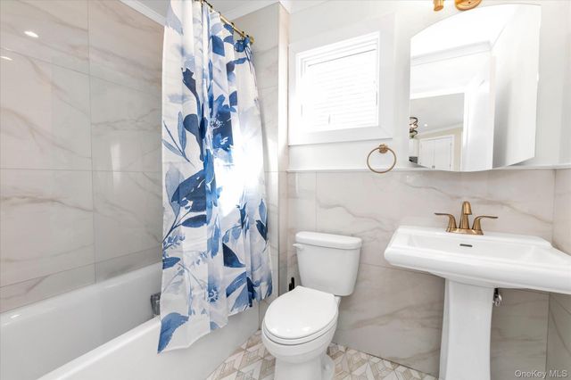 3894 Sands Lane, Seaford, NY 11783