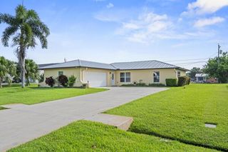 453 SE Seabreeze Lane, Port St Lucie, FL 34983