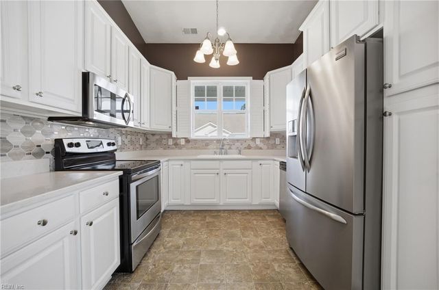 3958 Rex CIR, Chesapeake, VA 23321