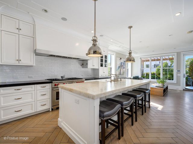 1942 N Sedgwick Street PH, Chicago, IL 60614