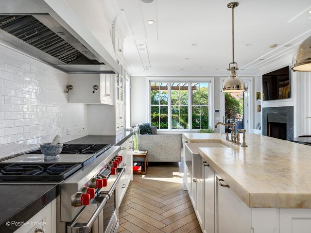 1942 N Sedgwick Street PH, Chicago, IL 60614