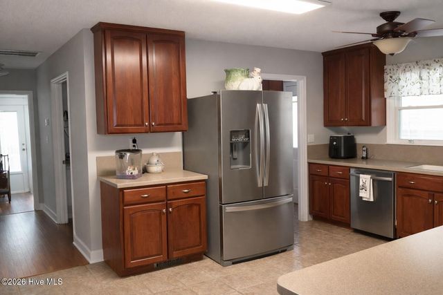 184 Timber Cove Drive, Whiteville, NC 28472