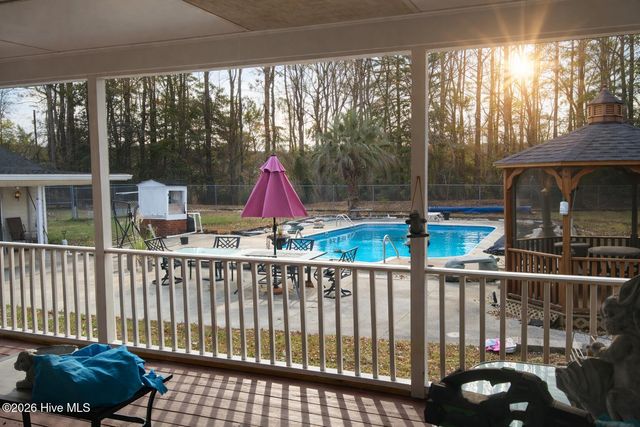 184 Timber Cove Drive, Whiteville, NC 28472