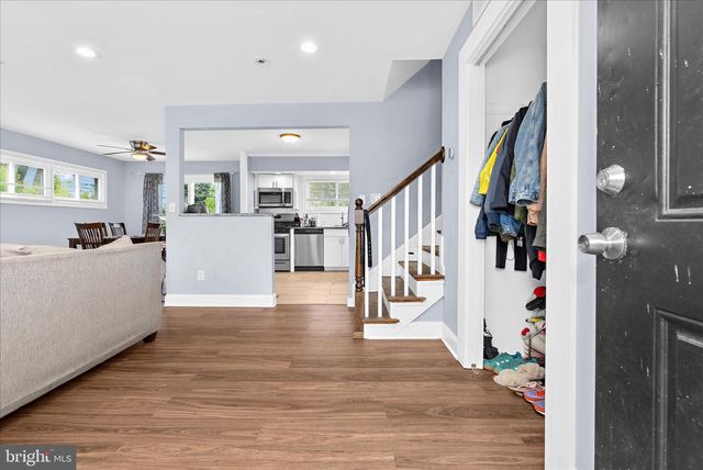 5911 CHARNWOOD, Catonsville, MD 21228