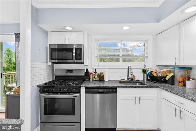 5911 CHARNWOOD, Catonsville, MD 21228