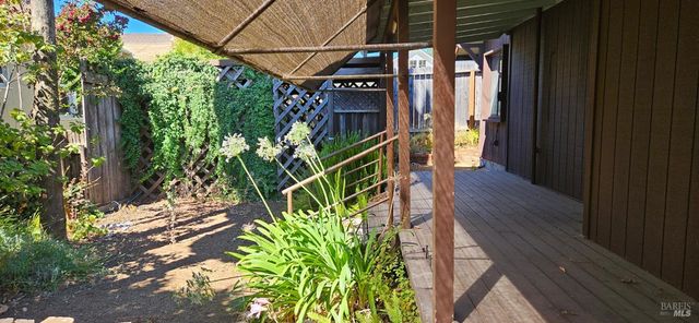 523 Center St, Healdsburg, CA 95448