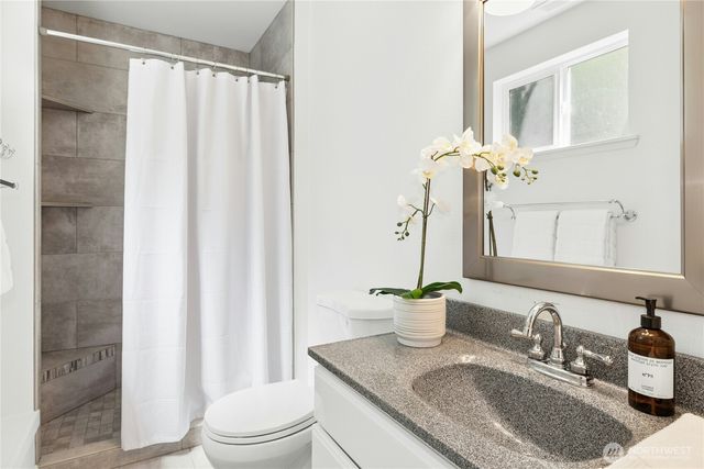2051 NE Bartre Court, Poulsbo, WA 98370