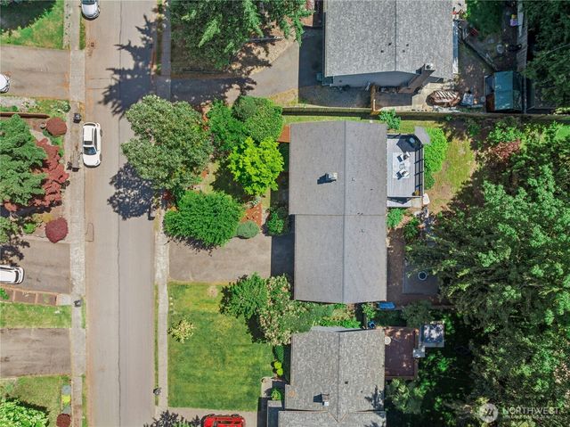 2051 NE Bartre Court, Poulsbo, WA 98370