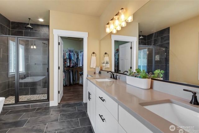 167 Mountain Crest Lane, Eatonville, WA 98328