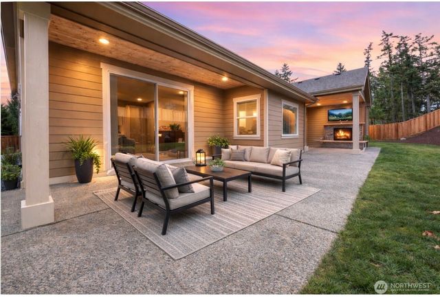 167 Mountain Crest Lane, Eatonville, WA 98328