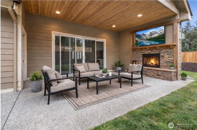 167 Mountain Crest Lane, Eatonville, WA 98328