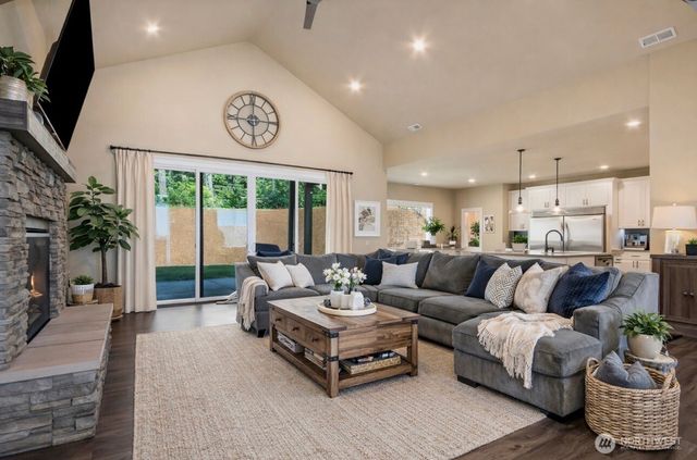 167 Mountain Crest Lane, Eatonville, WA 98328