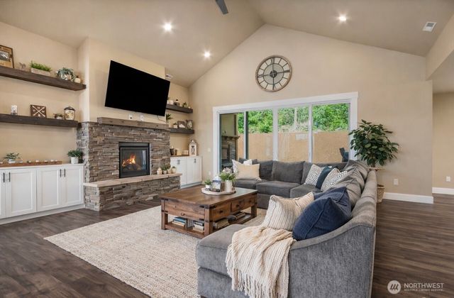 167 Mountain Crest Lane, Eatonville, WA 98328