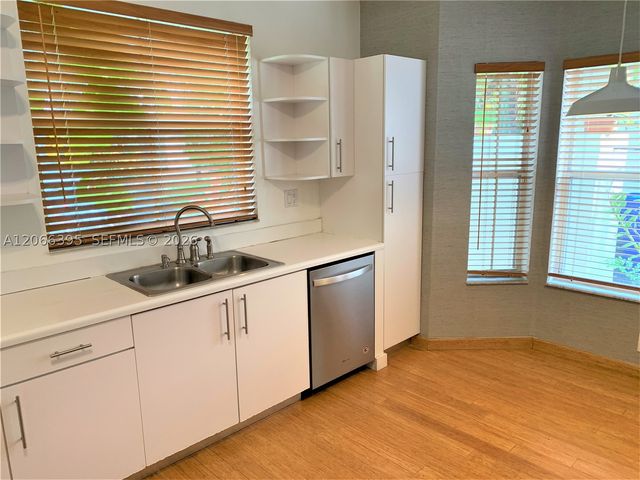 1130 Buttonwood Ln -, Hollywood, FL 33019