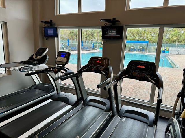1130 Buttonwood Ln -, Hollywood, FL 33019