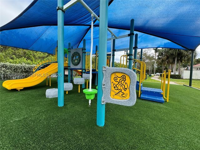 1130 Buttonwood Ln -, Hollywood, FL 33019