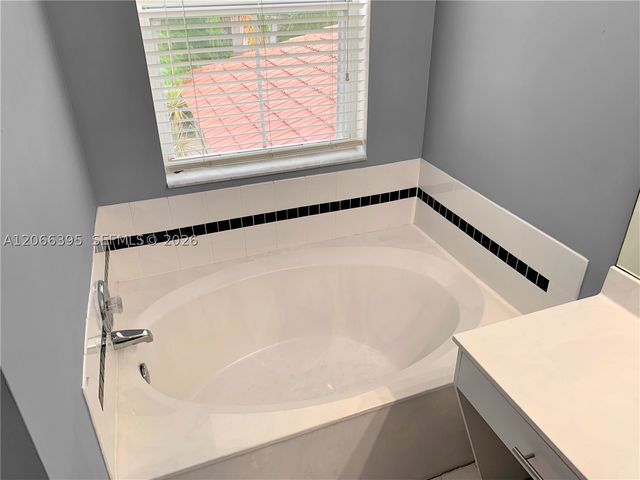 1130 Buttonwood Ln -, Hollywood, FL 33019
