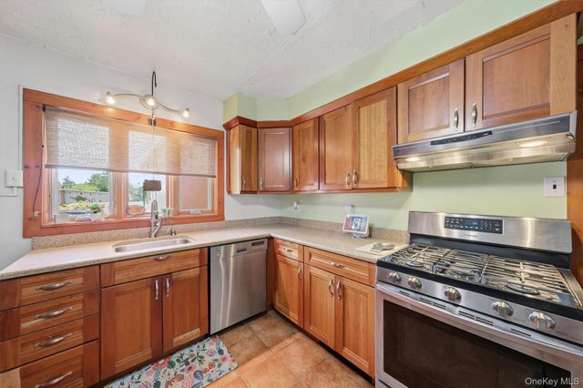 3589 State Route 52, Pine Bush, NY 12566