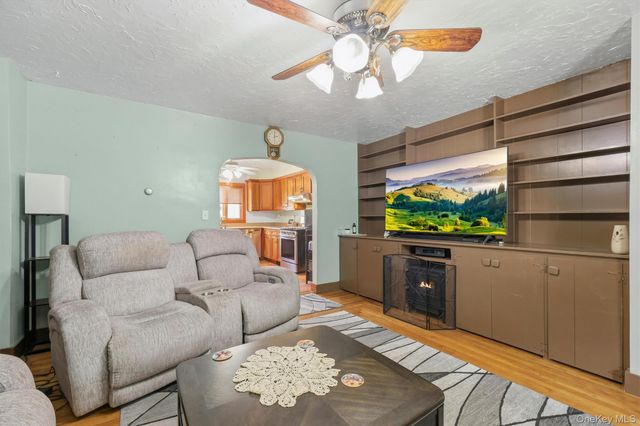 3589 State Route 52, Pine Bush, NY 12566