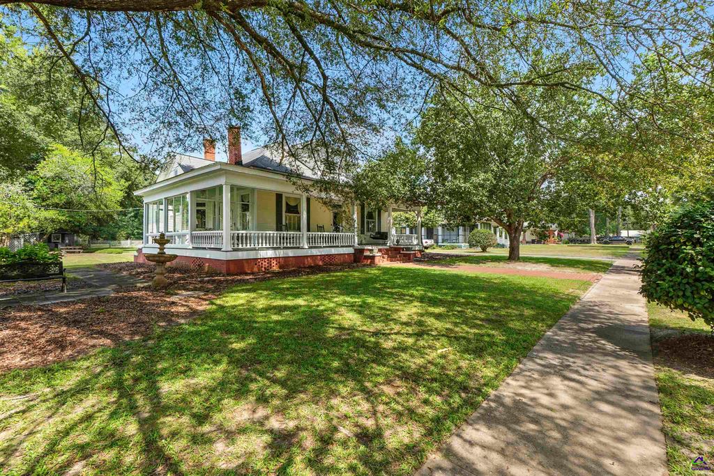 202 Minor Avenue, Montezuma, GA 31063