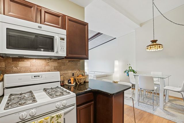 57 Broadlawn Park 4B, Boston, MA 02467