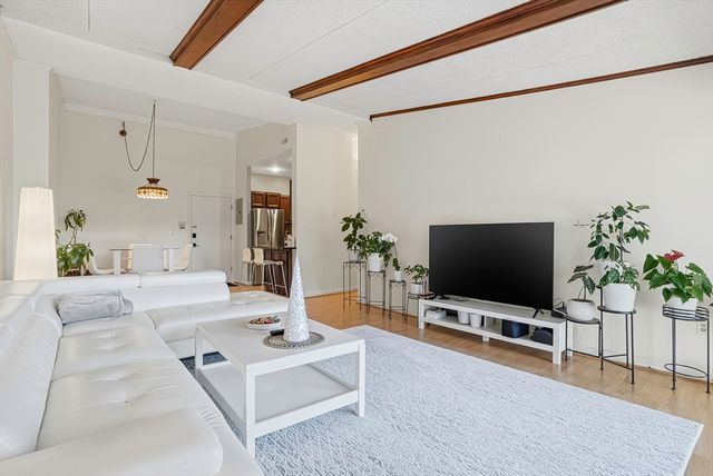 57 Broadlawn Park 4B, Boston, MA 02467