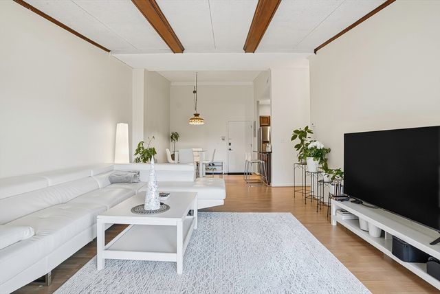 57 Broadlawn Park 4B, Boston, MA 02467