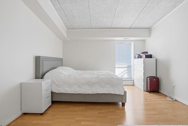 57 Broadlawn Park 4B, Boston, MA 02467