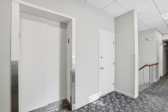 57 Broadlawn Park 4B, Boston, MA 02467