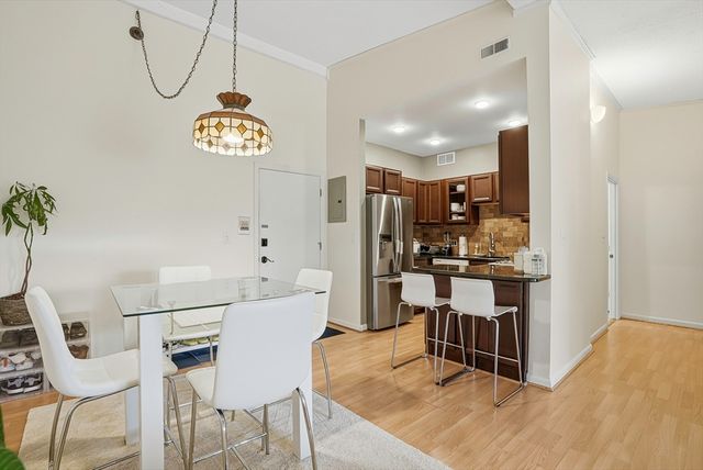 57 Broadlawn Park 4B, Boston, MA 02467