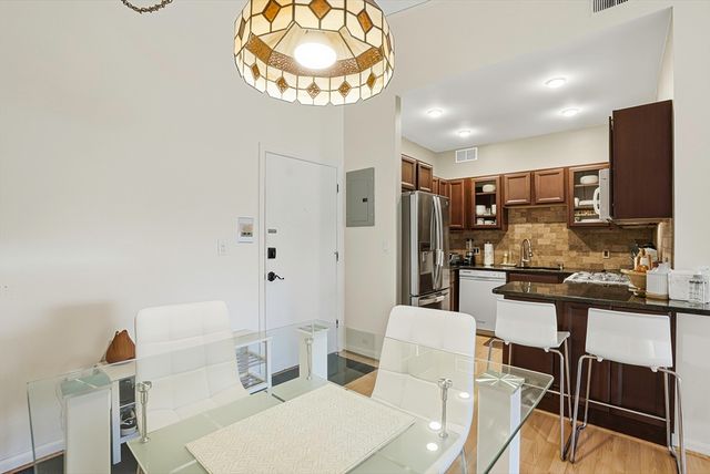 57 Broadlawn Park 4B, Boston, MA 02467