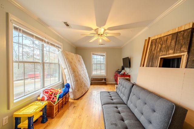 225 STICINE RD, Guys, TN 38339