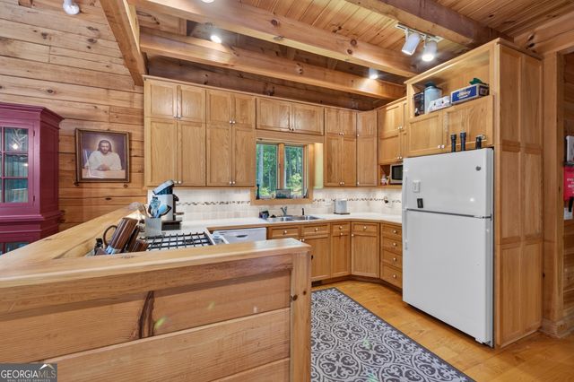 750 Seye Wailo Trail, Clarkesville, GA 30523