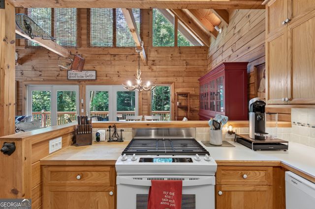 750 Seye Wailo Trail, Clarkesville, GA 30523
