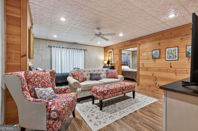 750 Seye Wailo Trail, Clarkesville, GA 30523