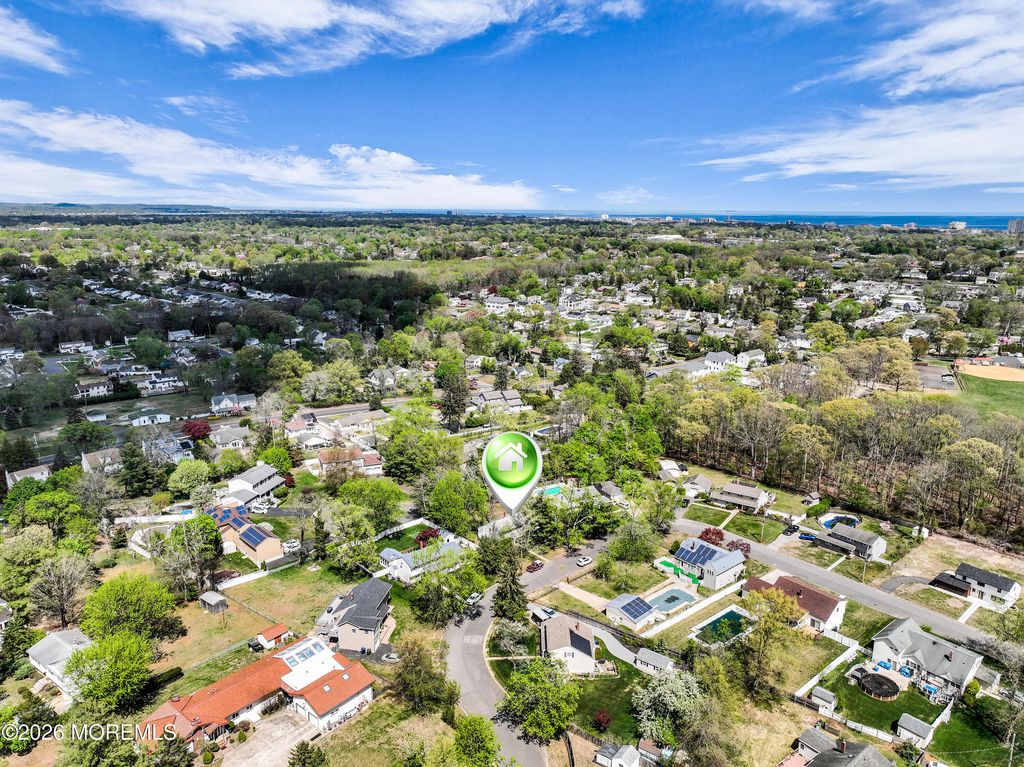 29 Barbara Lane, Oakhurst, NJ 07755