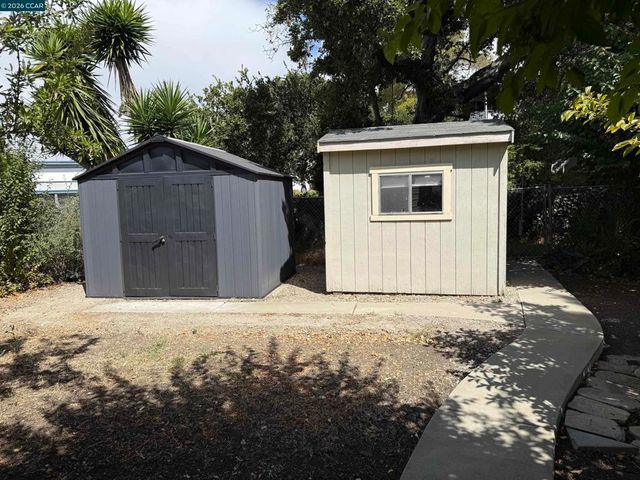 2615 Humboldt Ave, Oakland, CA 94602