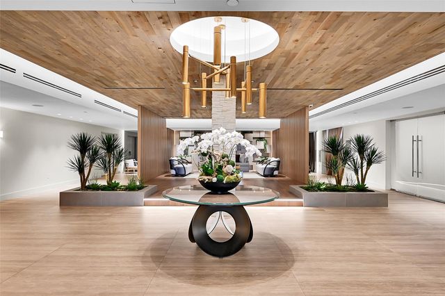 2301 Collins Ave 323, Miami Beach, FL 33139