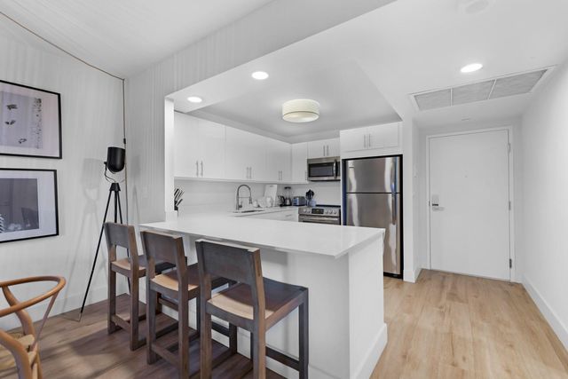 2301 Collins Ave 323, Miami Beach, FL 33139