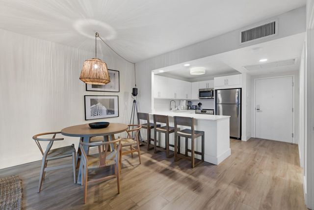 2301 Collins Ave 323, Miami Beach, FL 33139