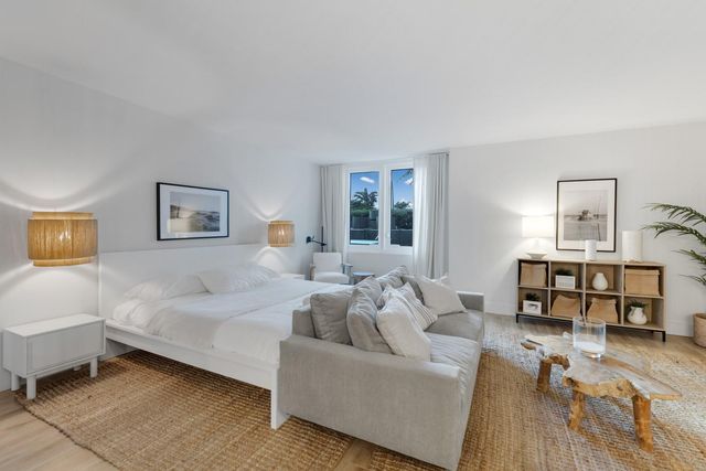 2301 Collins Ave 323, Miami Beach, FL 33139