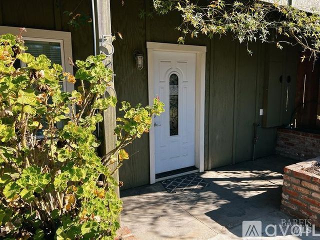 540 S Cloverdale Blvd, Cloverdale, CA 95425