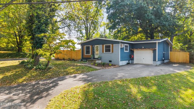 742 Lippencott St, Knoxville, TN 37920