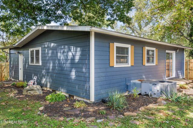 742 Lippencott St, Knoxville, TN 37920