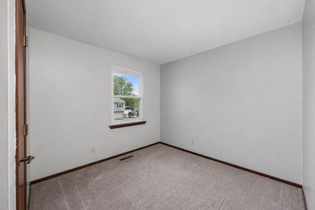 2616 Sheffield Drive, Davenport, IA 52806