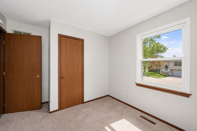 2616 Sheffield Drive, Davenport, IA 52806