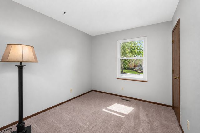 2616 Sheffield Drive, Davenport, IA 52806