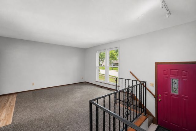2616 Sheffield Drive, Davenport, IA 52806