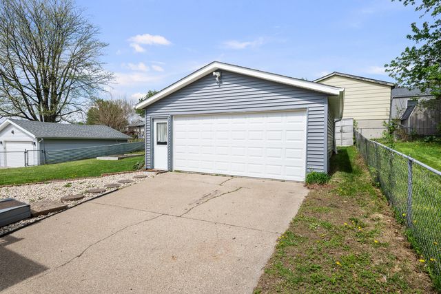 2616 Sheffield Drive, Davenport, IA 52806
